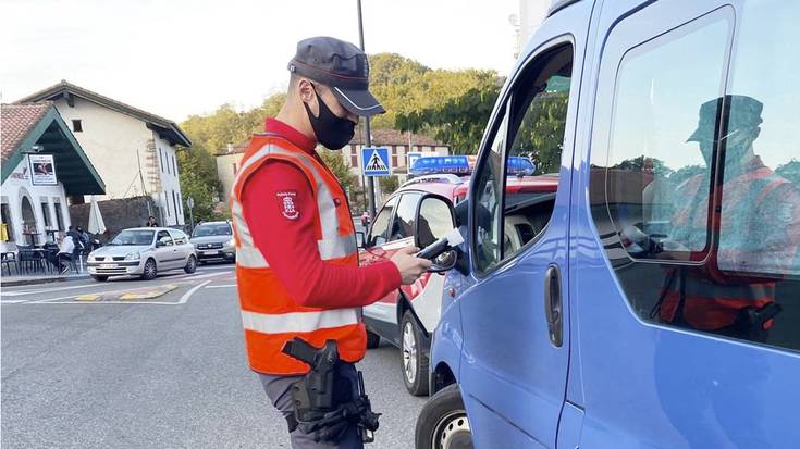 Atzo Urdazubin eta Beran 9 autori zepoa jarri zieten gidariek drogetan edo alhoholean positibo emateagatik