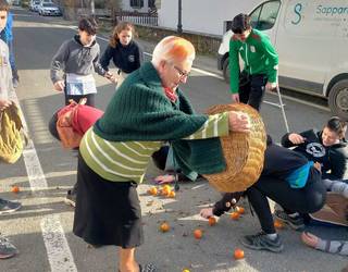 Etxez etxe urtatsak biltzen aritu dira Anizen ere