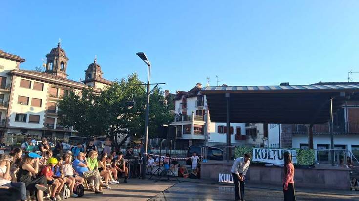 Riart Company dantza taldearen emanaldi «hunkigarria» Elizondon