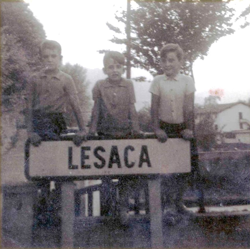 1920-1950 urteen arteko haurtzaroari begira jarriko dira Lesakan erakusketa batekin
