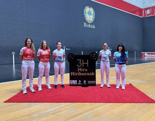 Hiru Hiriburuak txapelketako finalak jokatuko dituzte igandean Bilboko Bizkaia pilotalekuan
