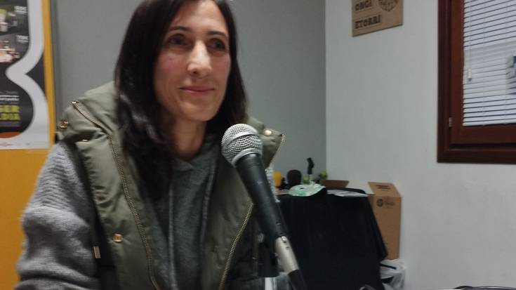 Oihana Erbiti farmazialariarekin artrosiaz aritu gara