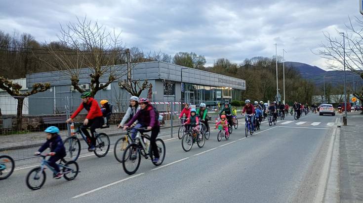 Karrika seguruak aldarrikatzeko bizikleta martxa eginen dute ortziralean Elizondon