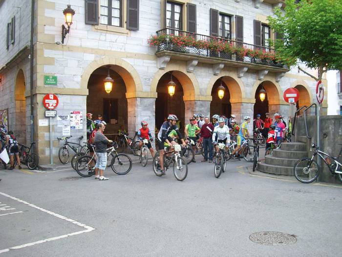 Euskadiko XCM txapelketa erabakiko da igandeko mendi bizikleta ibilaldian
