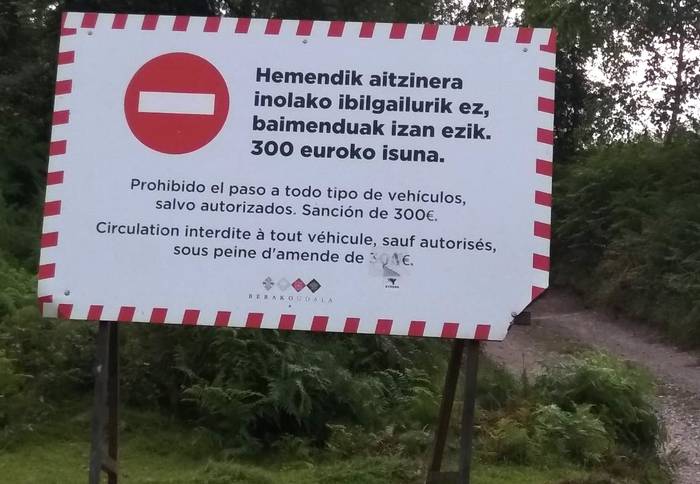 Berako Kaule auzoko bizilagunak kexu debekatutako mendi pistetara ibilgailuak sartzen direlako