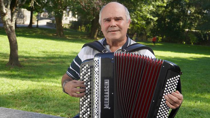 «Lehen jendeak aunitzez gehiago estimatzen zuen plazako musika»