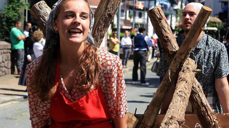 Baztandarren Biltzarrak aitzineko urteetan utzitako irudiak