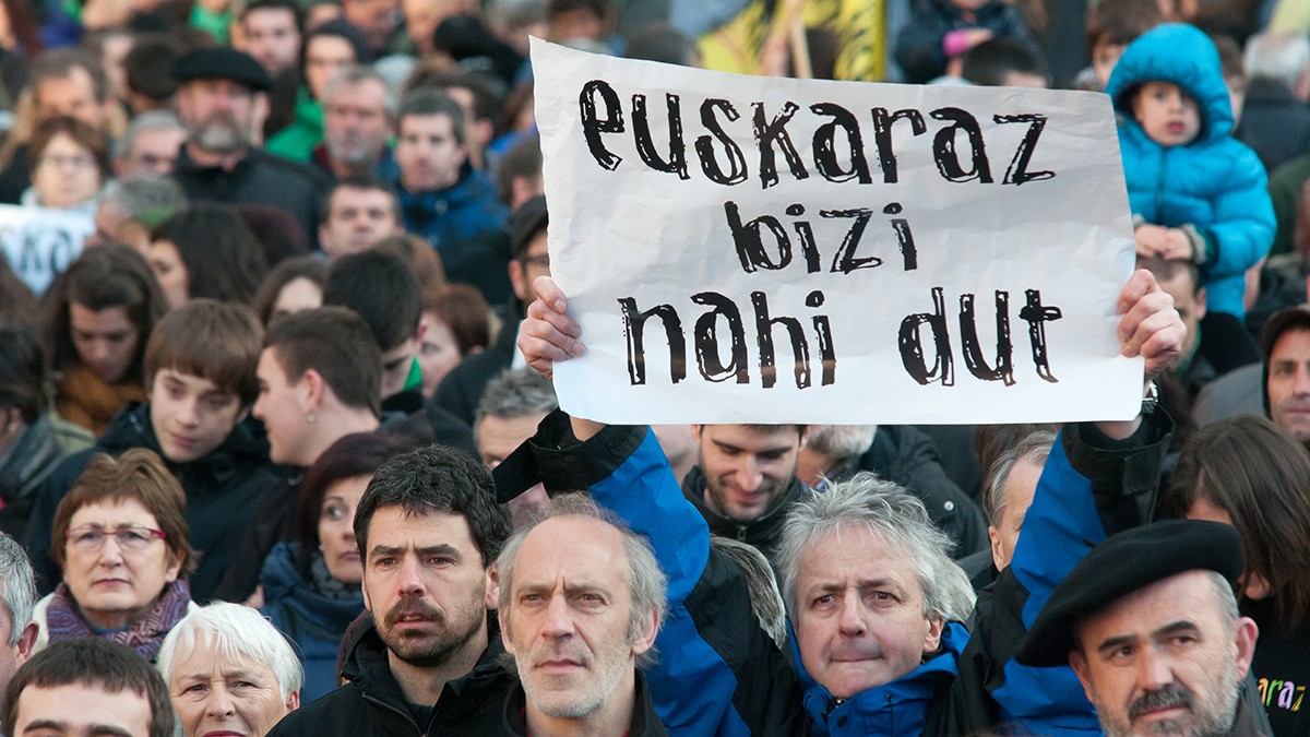 Foruzaingoko komunikazio taldearen aldetik euskaldunen aurkako «tratu iraingarria» salatu du Behatokiak