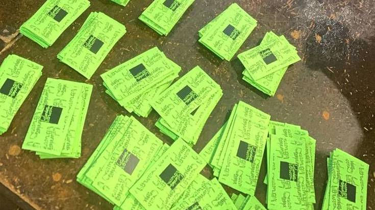 Baztandarren Biltzarreko Tonbolako boletoak salgai daude bailarako hainbat lekutan