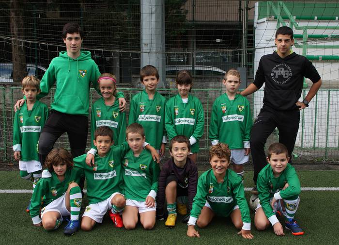 Beti Gazteko futbol taldeko alebin eta benjaminen gurasoekin bilera eginen dute gaur arratsaldean Lesakan