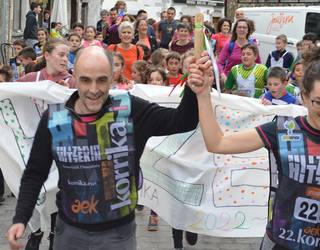 Parte hartze handia izaten ari da Uskarantza euskara taldearen Astaluntan lehiaketa