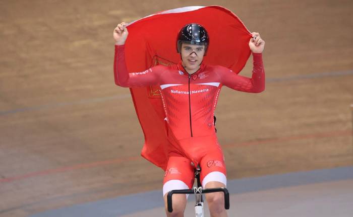 Ander Larraburu txirrindulari sunbildarra Espainiako txapeldun pistan