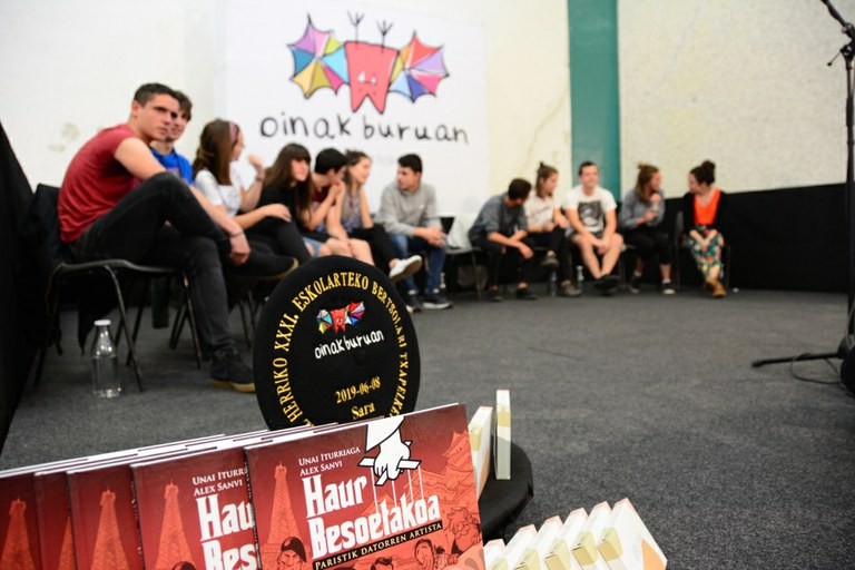 Eskualdeko hiru ordezkari Euskal Herriko Eskolarteko Bertsolari Txapelketako finalean