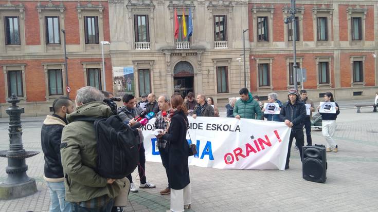 Oronozko Lanbide Eskola Orain! plataformak ohartarazi du proiektua «egoera larrian dagoela»