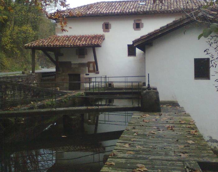 Zubietako errotako bidea moldatzeko lanak udan eginen dituzte