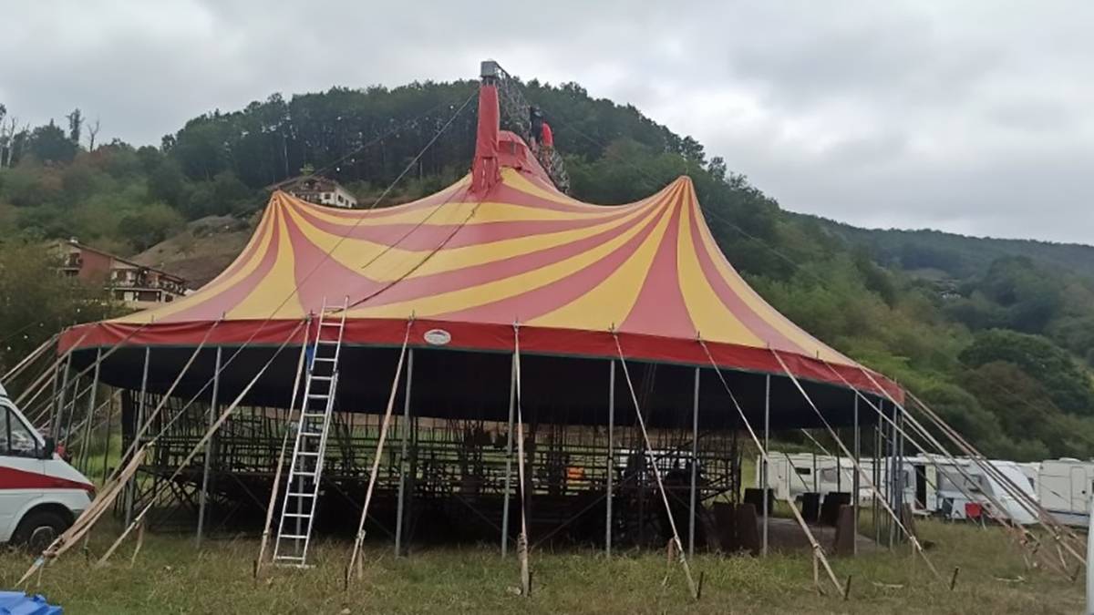 Bederatzi emanaldi eskaintzeko prest, Lesakan dago Gure Zirkua