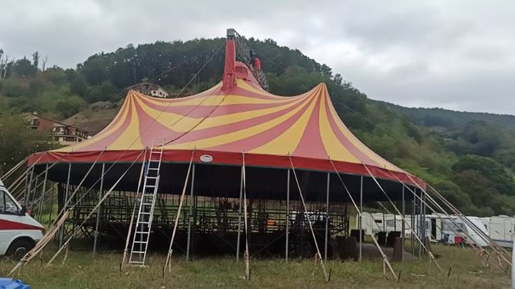 Bederatzi emanaldi eskaintzeko prest, Lesakan dago Gure Zirkua