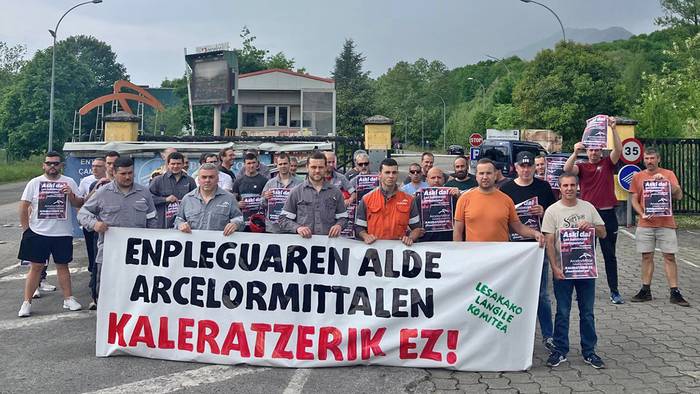 Lesakako Arcelor Mittalek kaleratutako langilea gogoan, elkarretaratzea eta lanuztea eginen dituzte asteazkenean berriz