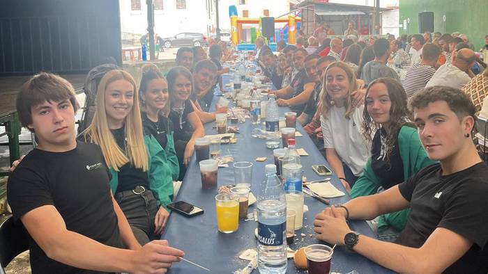 Oizko bestetan zopetarako eta herri bazkarirako txartelak salgai daude dagoeneko