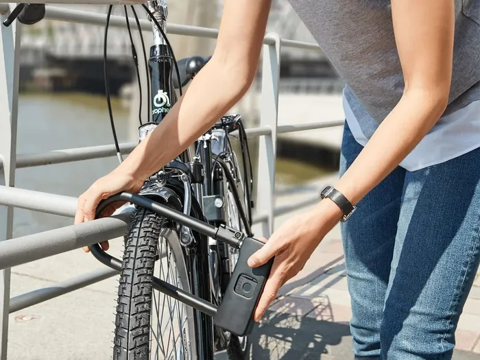 Bizikletak giltzapean lotzea gomendatu dute Baztango udaltzainek