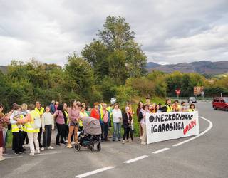 Nafarroako Arartekoak Lekarozko igarobide eskakizunaren berri eman dio gobernuari