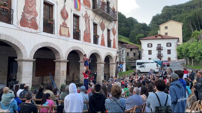 Zirku tailerra eta ikuskizuna eginen dituzte ortziralean Beran