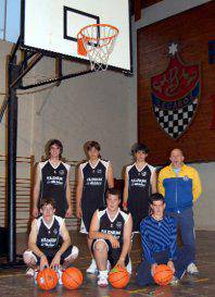 Lekarozko bi saskibaloi talde ari dira Baztanen