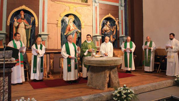 Ospakizun hunkigarriarekin inauguratu da Madaleneko baseliza