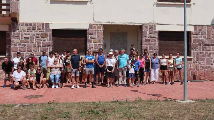 Oronoz-Mugairiko sei etxebizitza hutsen «kudeaketa txarra» salatu du herriak