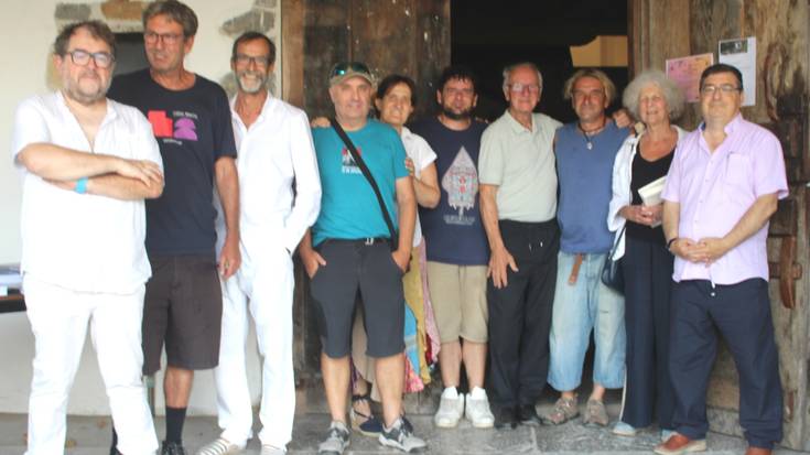 Senpereko Larraldean egindako poesia tailerrean «hitzen bidez bizitza sortzen»