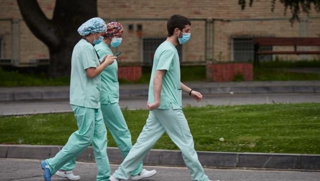 Nafarroan bertze 15 pertsona hil dira koronabirusarekin, eta Osasunbideak 77 kutsatu gehiago erregistratu ditu