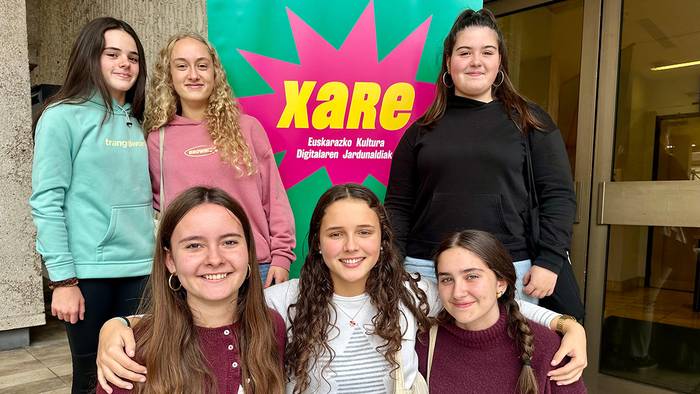 Doneztebeko institutuko ikasleak Euskarazko Kultura Digitalaren Jardunaldietan izan dira