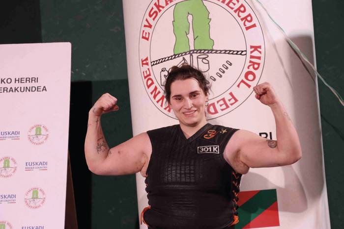 Estefi Etxebeste iturendarra aurten ere ariko da Euskal Telebistako 'Harri herri' saioan