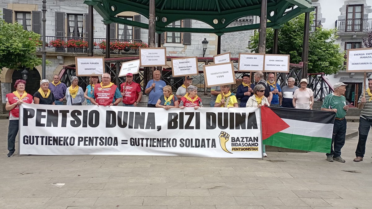 Aldarrikapenak eta lortutako hobekuntzak oroituz, ikasturteko azken elkarretaratzea egin dute Baztan-Bidasoko pentsiodunek