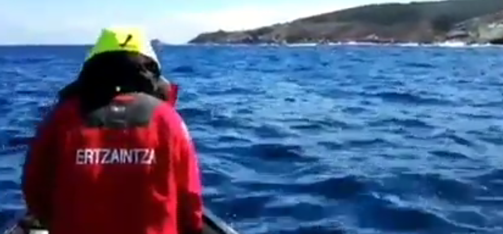 Hondarribian desagertutako Legasako gazte arrantzalearen bila ari dira