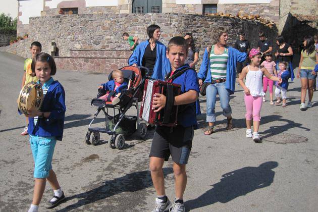 Larunbat eguerdiko altxaferoak emanen die hasiera Anizko bestei
