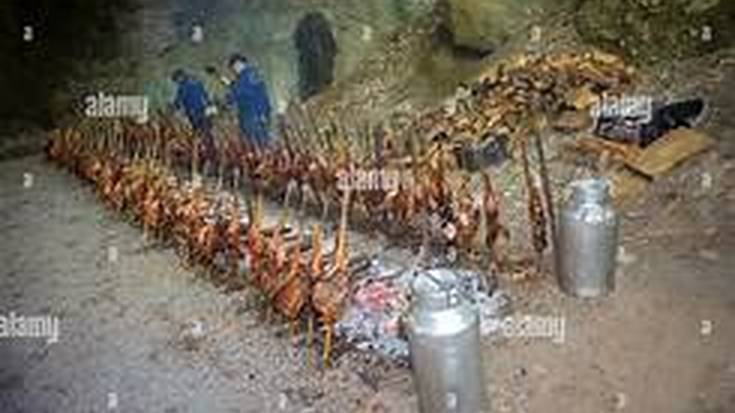 800 bazkaltiar Zugarramurdiko bestetako zikiroan