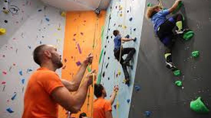 Mugarkik eskalada praktikatzeko kanpusak antolatu ditu ekainan eta uztailan