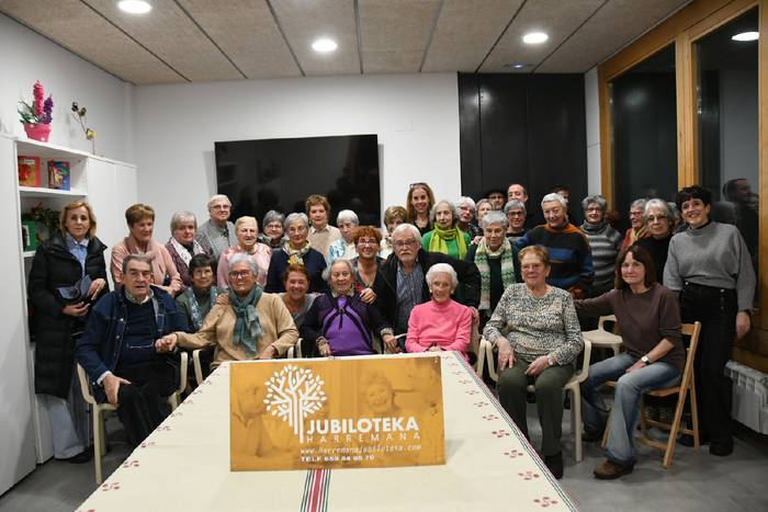 Harremana elkartearen jubiloteka berria inauguratu dute Elizondon