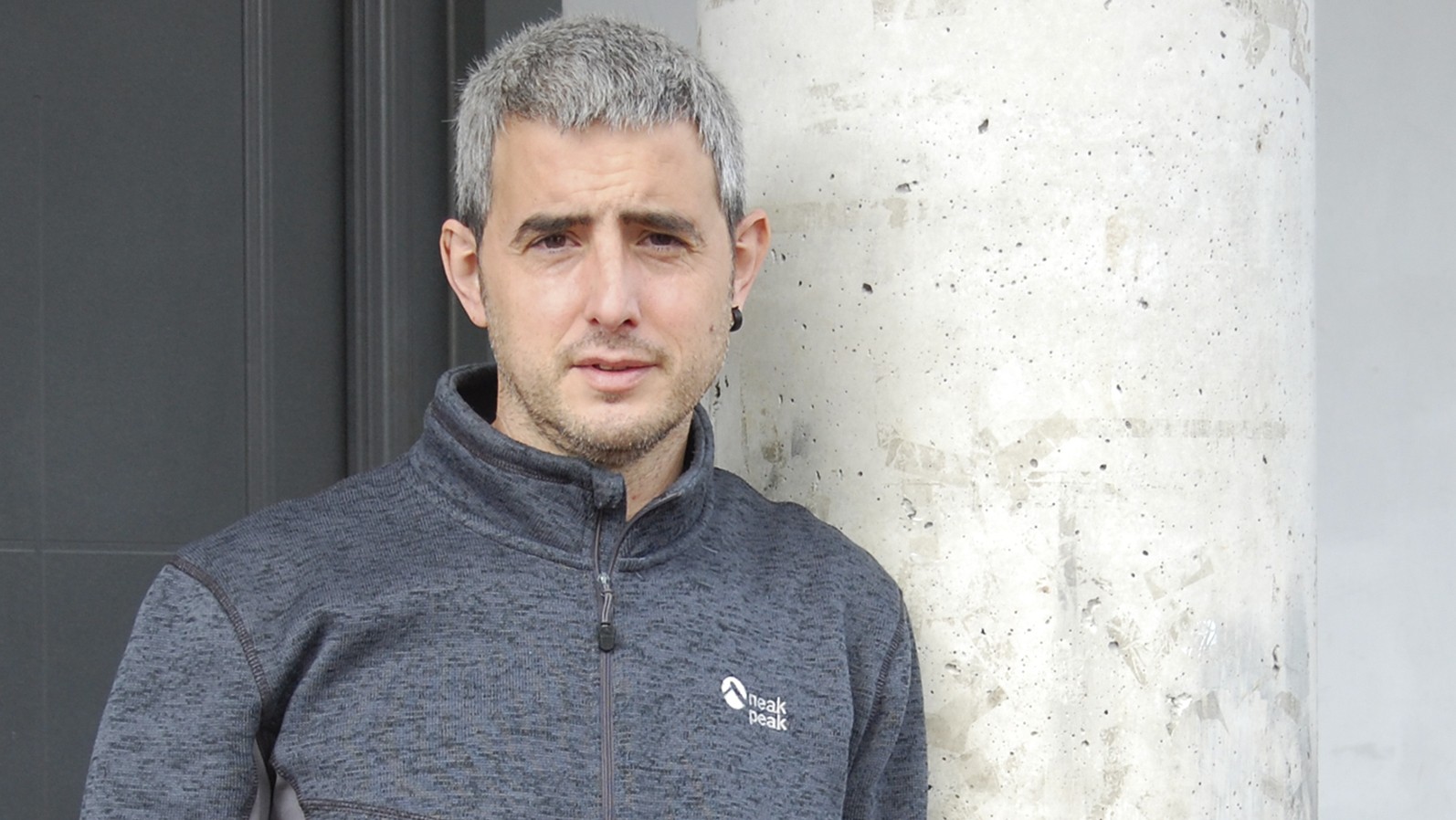 «Argi nuen beka narrazioa idazteko aprobetxatu nahi nuela»