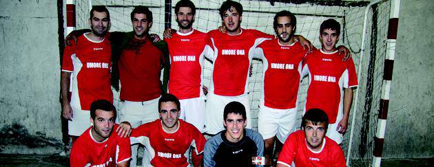 Goizuetako Umore Ona areto-futbol taldea igoera play-offean ariko da