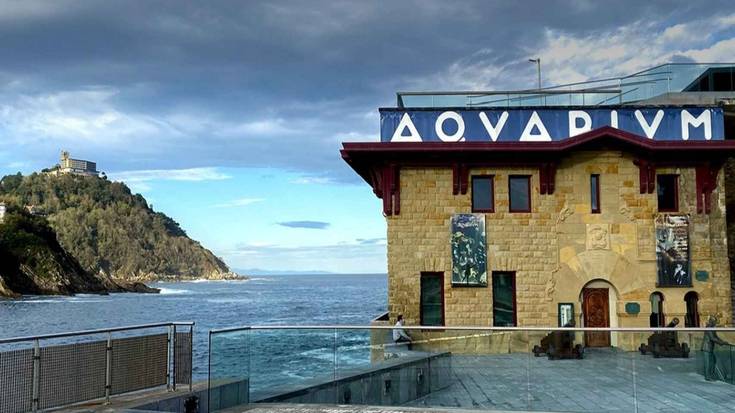 Aquariumera joateko sarrera bikoitza