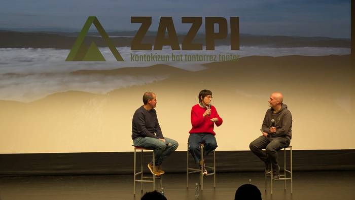 'Zazpi' dokumentalaren emanaldia