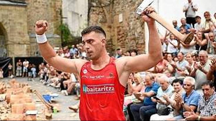 Sasoian da Iker Vicente aizkolaria