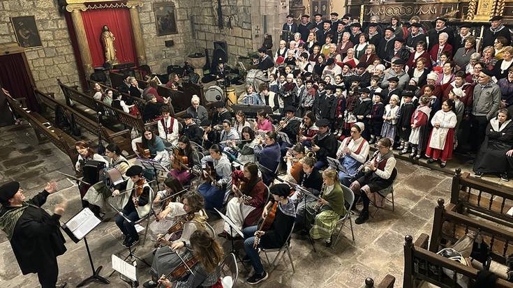 [ARGAZKIAK] Eguberrietako kontzertu hunkigarria eman du Berako musika eskolak