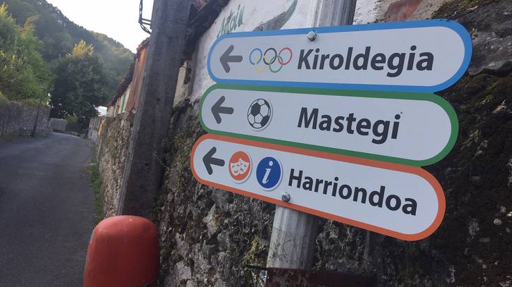 Seinale berriak paratu dituzte Lesakako bidegurutzetan