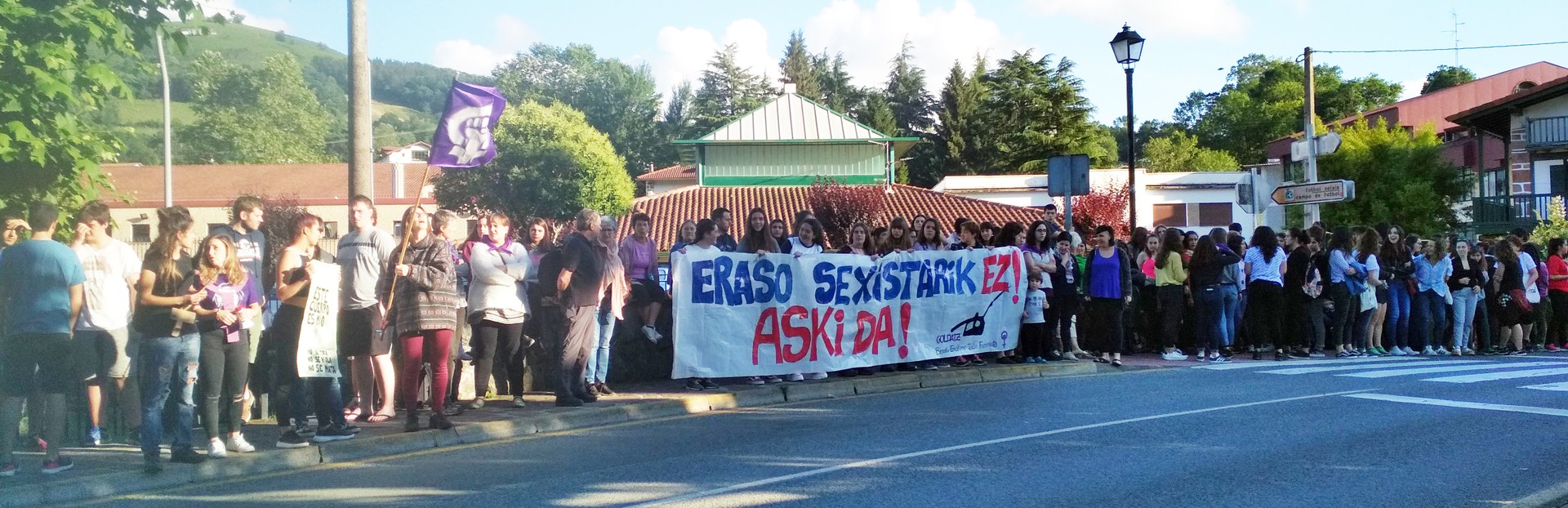 Eraso sexisten kontrako elkarretaratzea egin dute Beran