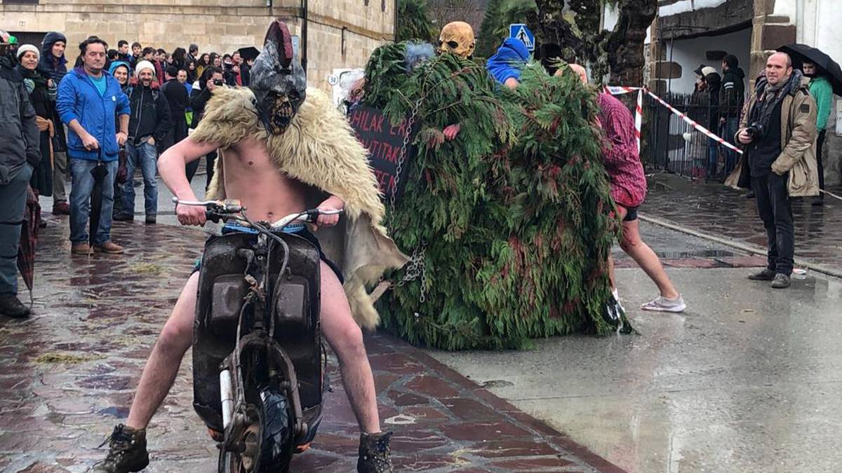 Inauteriei begira hainbat ohar egin dituzte Iturengo eta Zubietako udalek