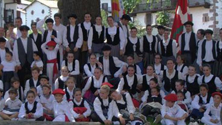 Dantza saioa izanen dute Etxalarren larunbatean