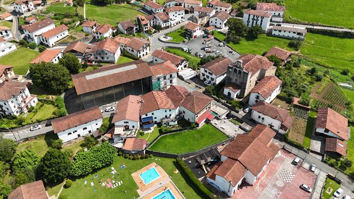 Igantziko Biltoki elkartea berriz ere martxan da Elizateko egoitza berrian